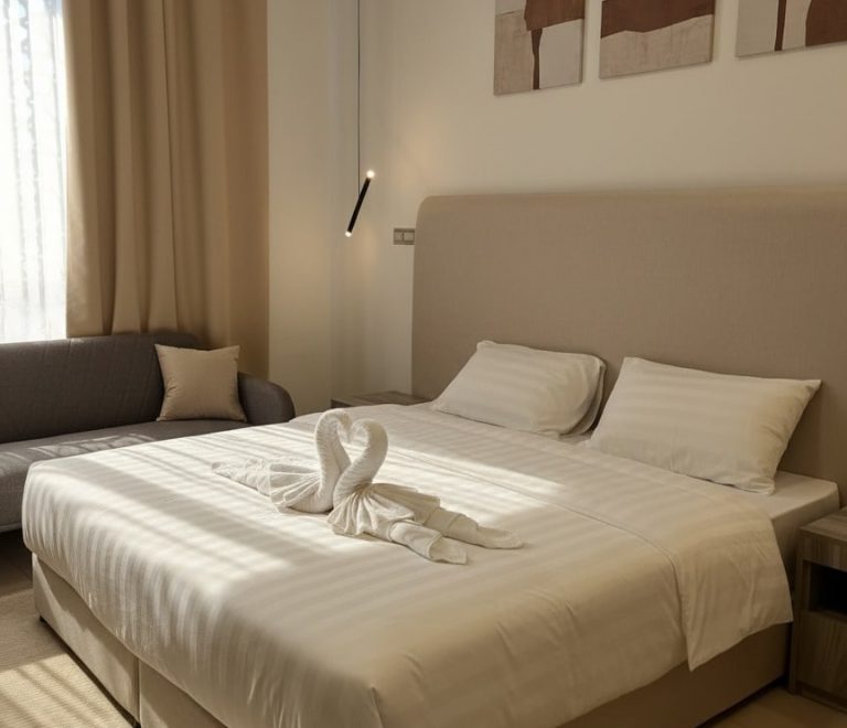 غرف نوم بسرير مزدوج