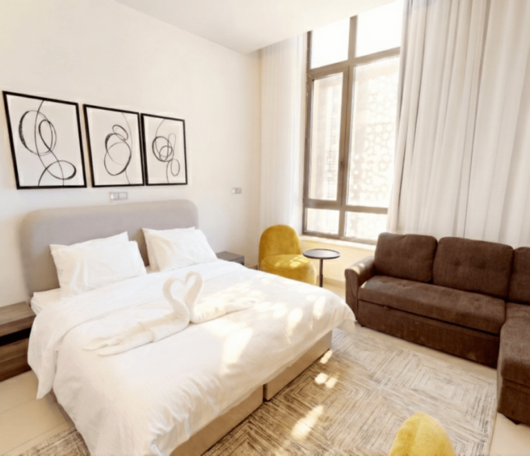 Gemini_Generated_Image_gwa339gwa339gwa3-74b7eb97-6bba-4bed-bda0-804e04d62d1b-min